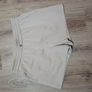 Lululemon Softstreme High Rise Short 4" *Mojave Tan Size 8